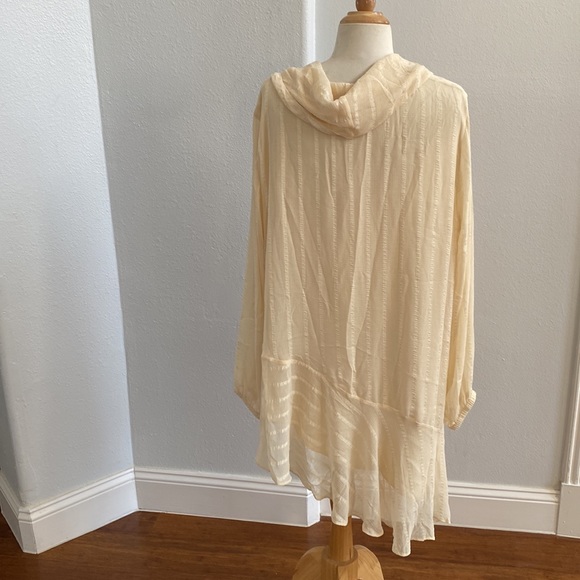 Soft Surroundings Cream Neapolitan Layered Chiffon Tunic Size 1X - Picture 3 of 9